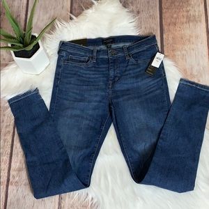 NWT Banana Republic Factory Sculpt Skinny jeans